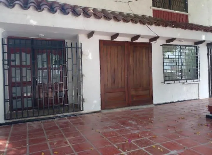 Apartaestudio Ciudad Jardin contacts